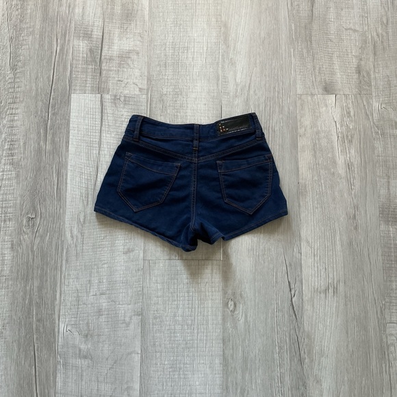 Women’s Dollhouse Shorts - Picture 2 of 5